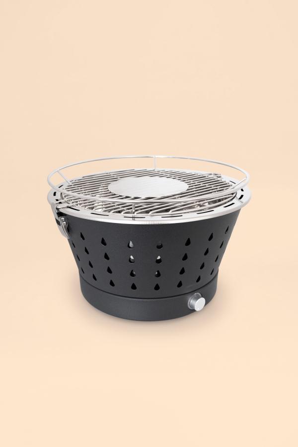 Holzkohlegrill mit Ventilator